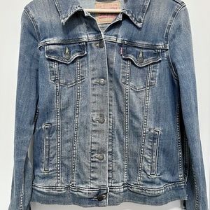 Levi’s Women’s Boyfriend Denim Jacket